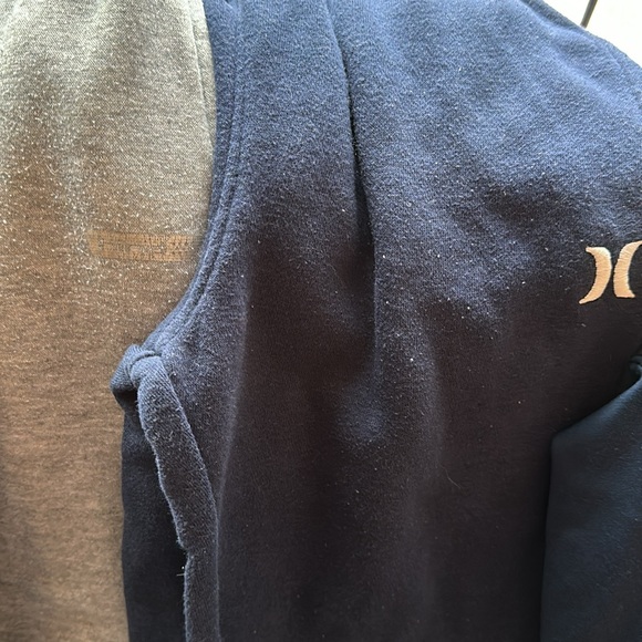 Boys size Large Used great condition about a size 12/ 14 since washed often - Picture 4 of 12